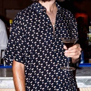 Kenny Flowers “the buzz around town” martini print Shirt M